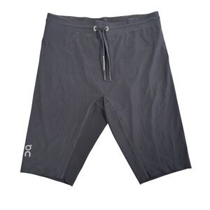 On cloud running shorts / tights